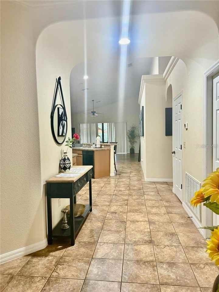 348 Lake Davenport Cir - Photo 4 of 50