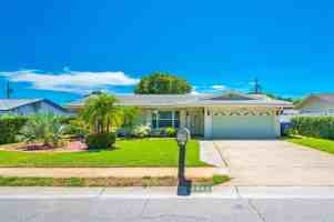 featured image of 11290 142nd St