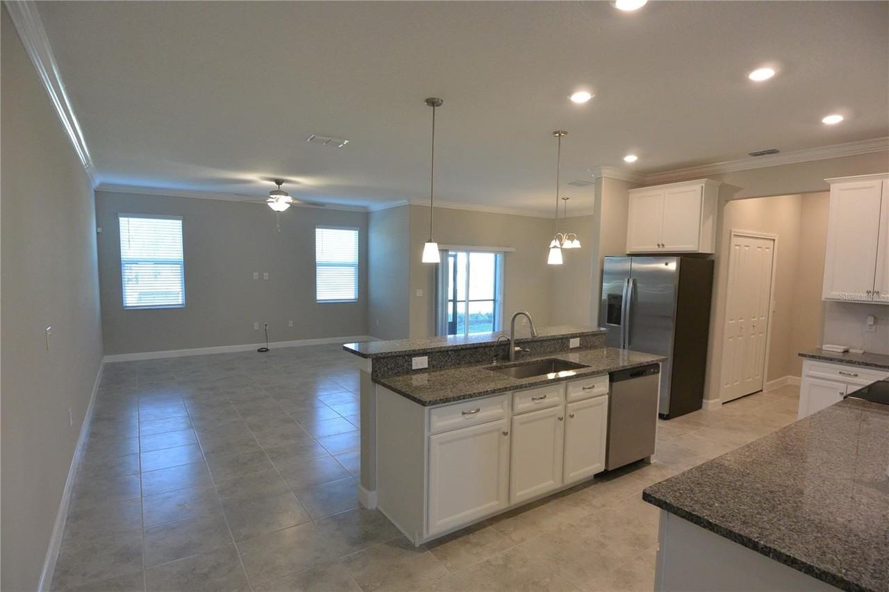 2277 Cerulean Sky Dr - Photo 6 of 29