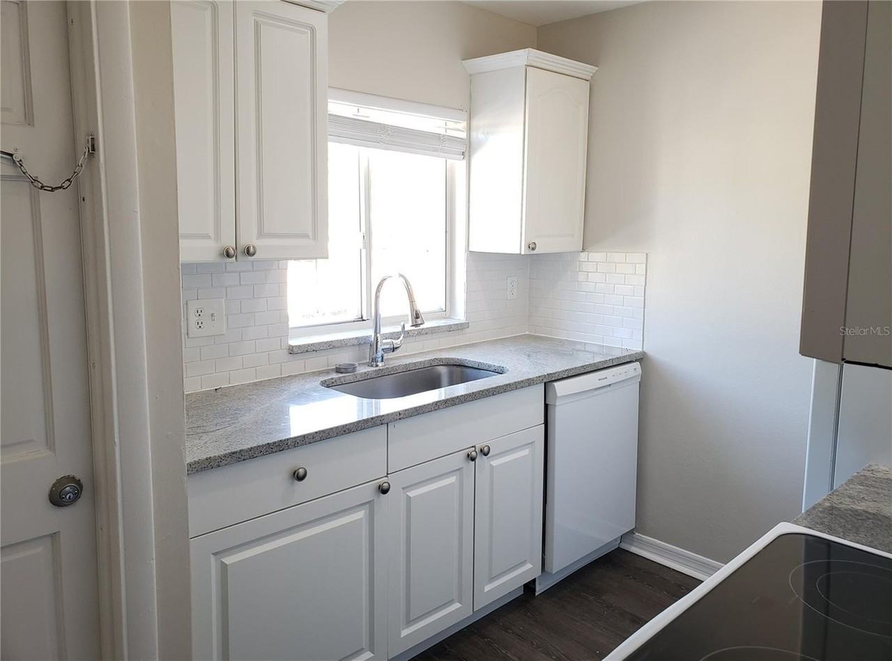 3206 W Azeele St #219 - Photo 7 of 21