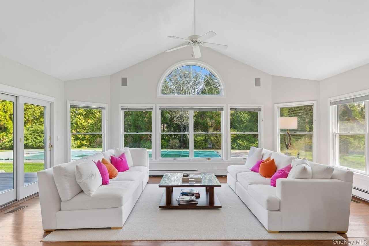 8 Niamogue Lane - Photo 2 of 33