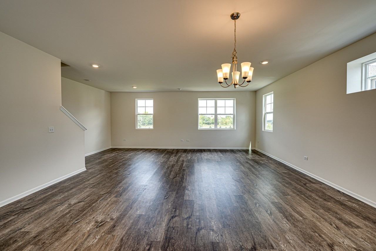 1622 Albany St - Photo 7 of 32