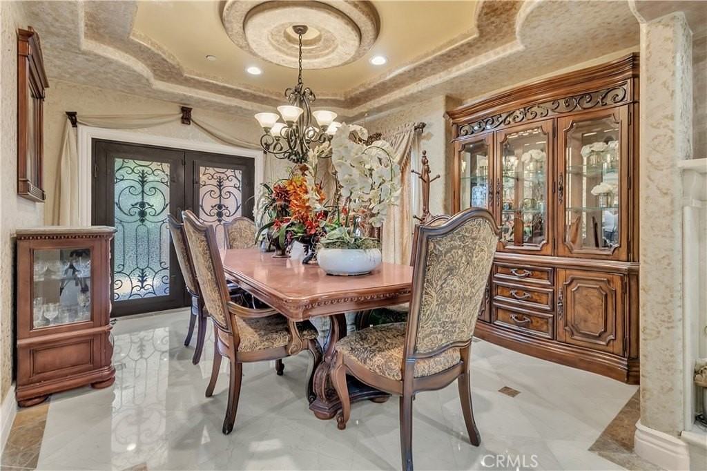 10410 Mattock Ave - Photo 4 of 23