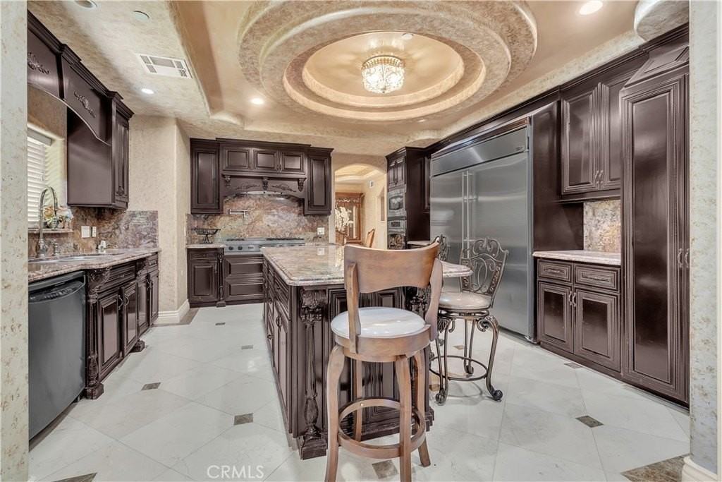 10410 Mattock Ave - Photo 5 of 23