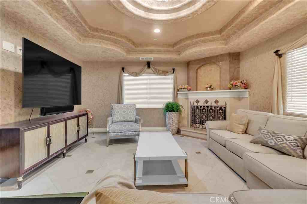 10410 Mattock Ave - Photo 7 of 23