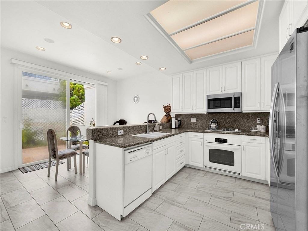 6451 Zuma View Pl #115 - Photo 7 of 29