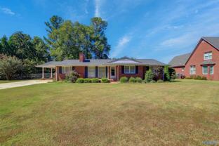 1905 Country Club Rd Se - Photo 1 of 1
