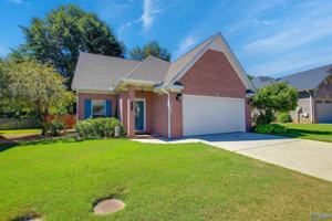 featured image of 976 Tracey Ln