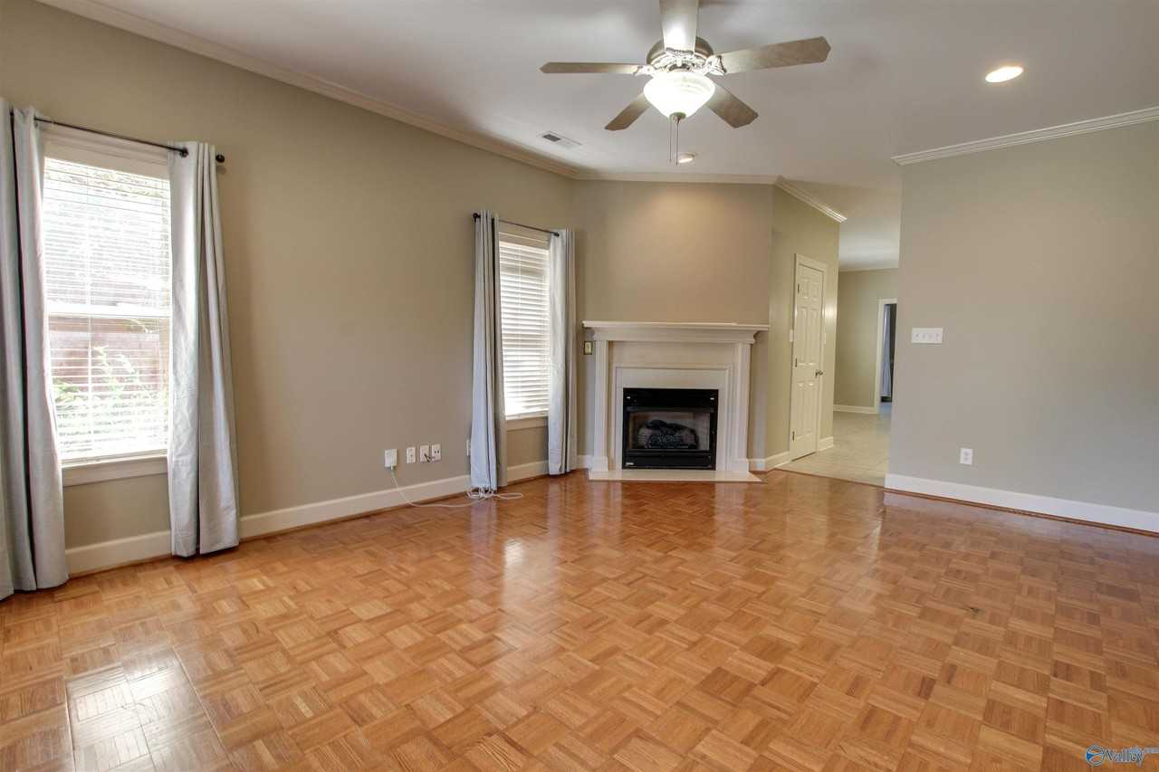 976 Tracey Ln - Photo 3 of 19