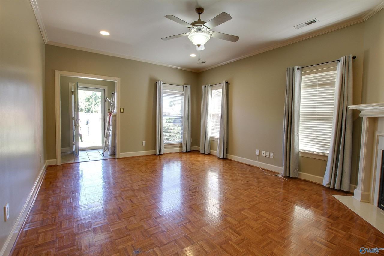 976 Tracey Ln - Photo 5 of 19