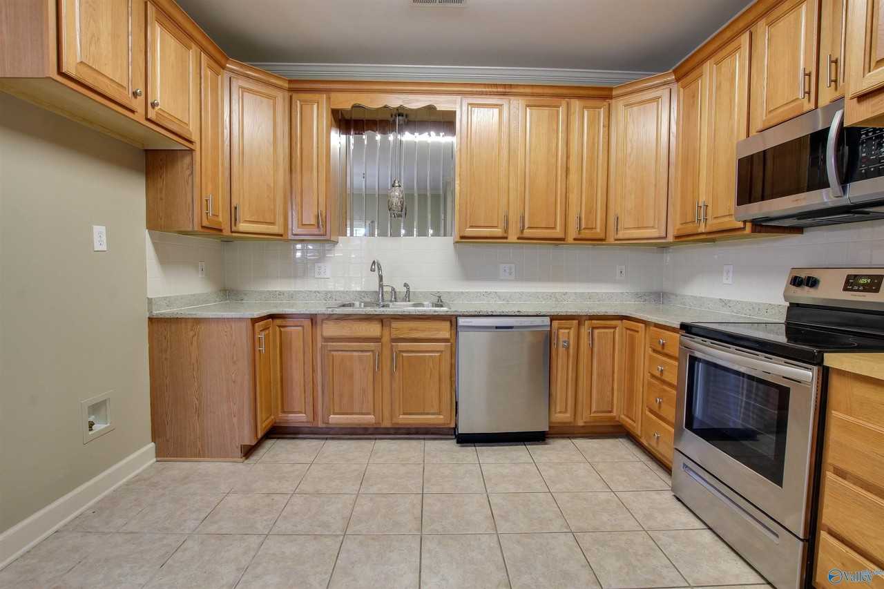 976 Tracey Ln - Photo 6 of 19