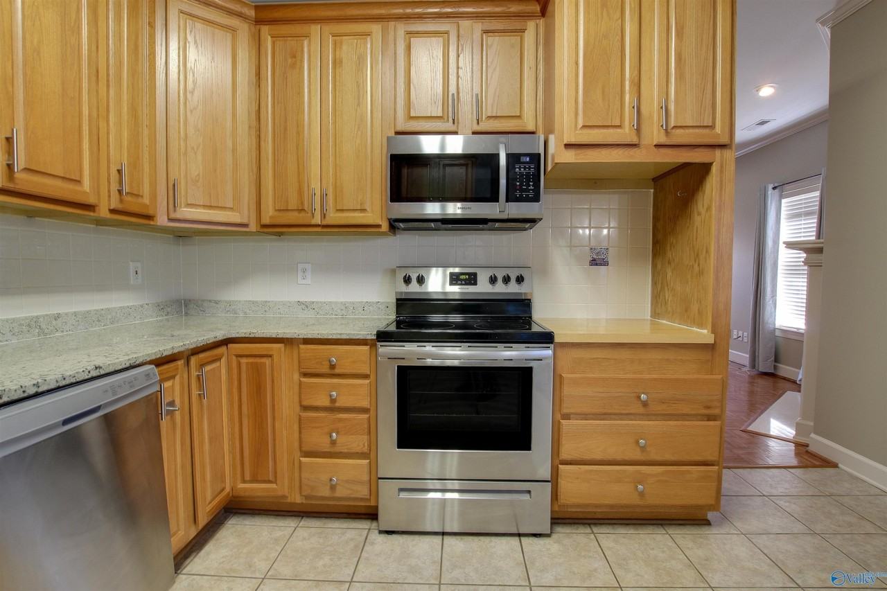 976 Tracey Ln - Photo 7 of 19