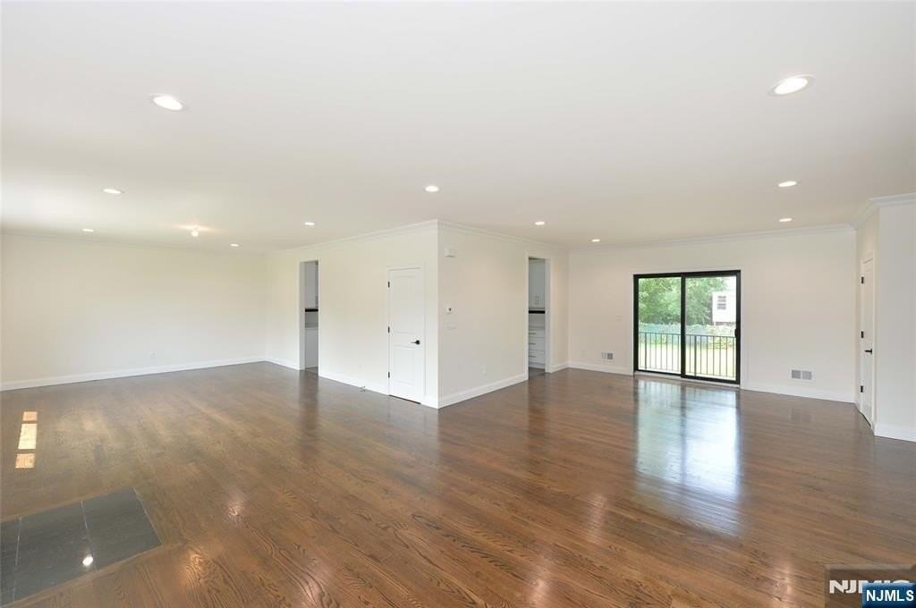 6-10 River Rd - Photo 4 of 27