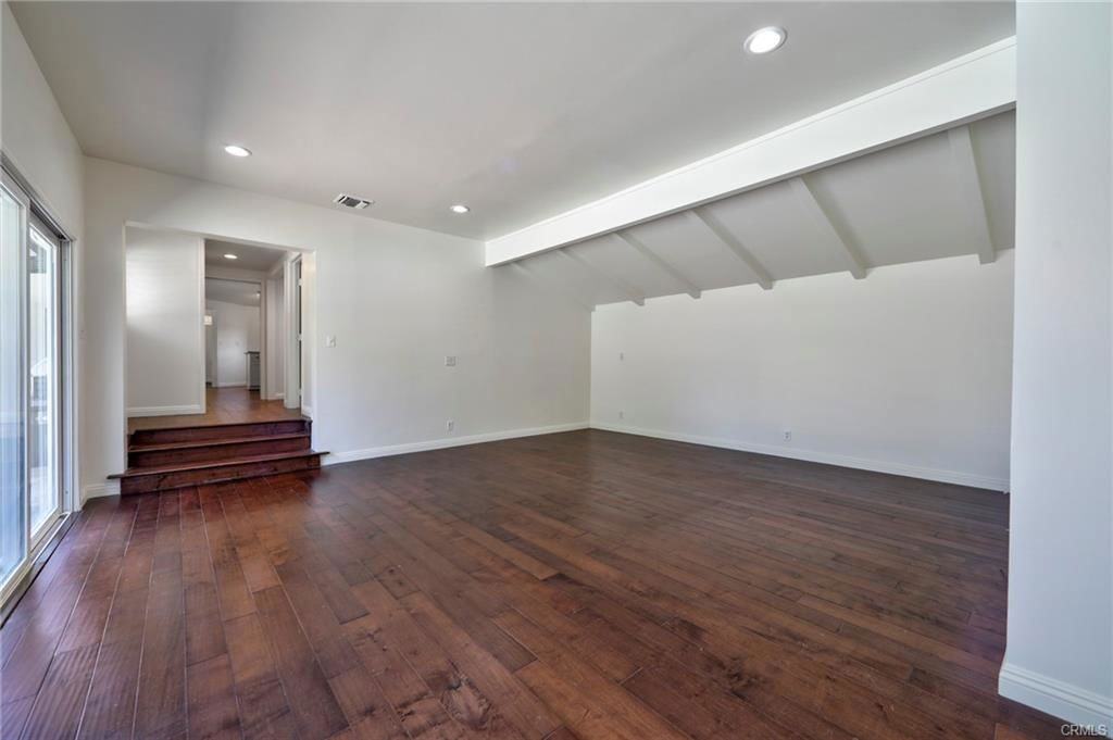 1465 Linda Vista Ave - Photo 2 of 6