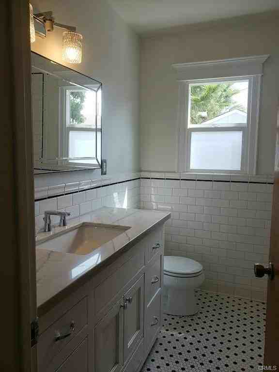 10434 Hillview Ave - Photo 2 of 8