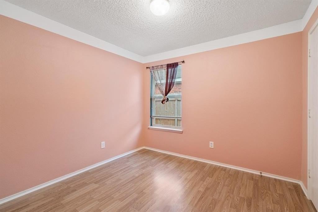 909 Simi Dr - Photo 6 of 13