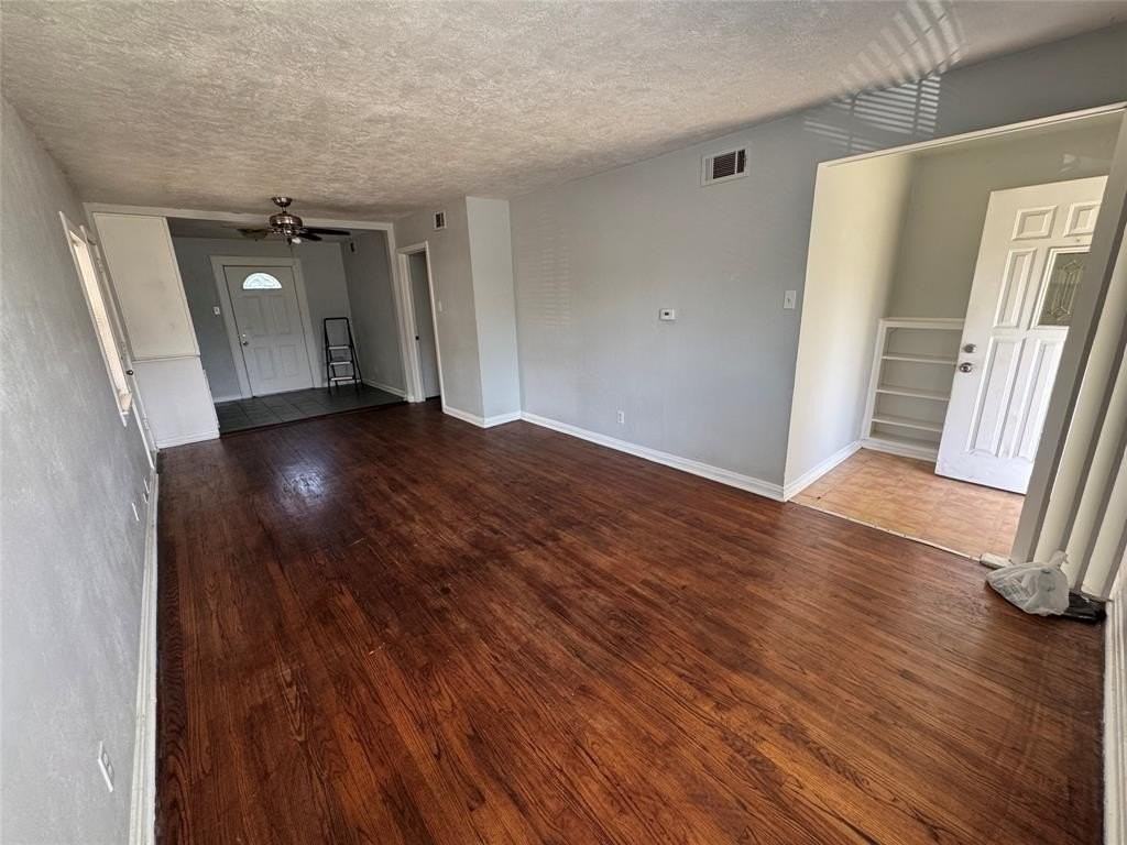 2203 Tolosa Dr - Photo 5 of 19