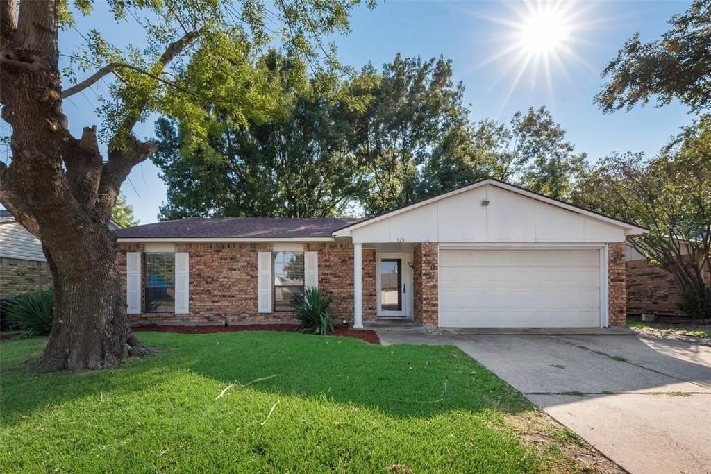 515 Forestwood Dr - Photo 2 of 18