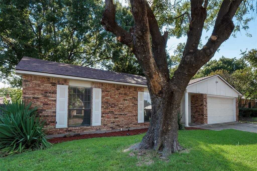 515 Forestwood Dr - Photo 3 of 18