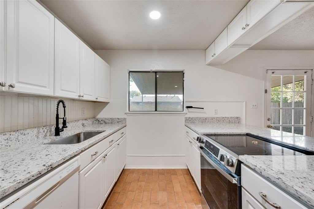 515 Forestwood Dr - Photo 7 of 18