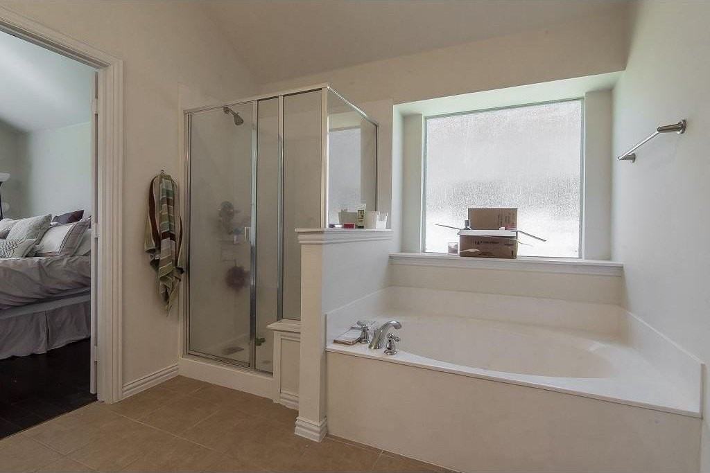 212 Creekwood Dr - Photo 7 of 15