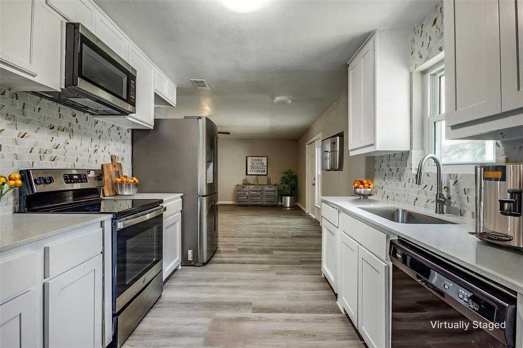 1309 White Cir - Photo 2 of 15