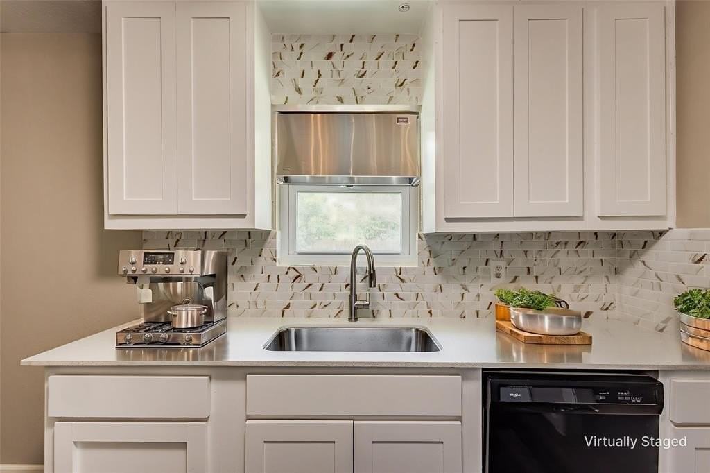 1309 White Cir - Photo 3 of 15