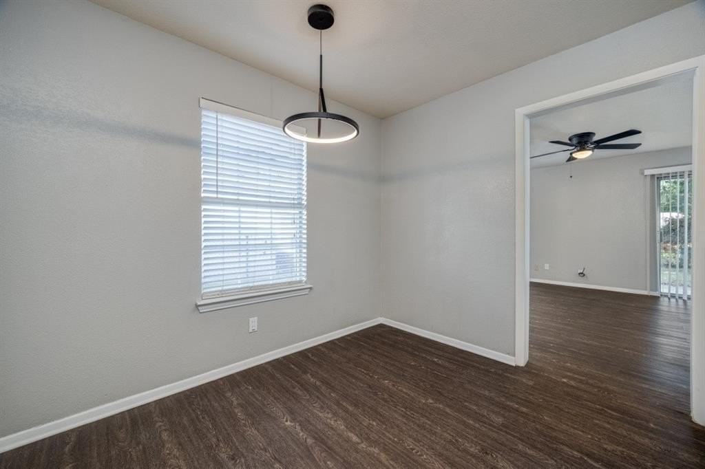 629 Park Ln - Photo 4 of 8