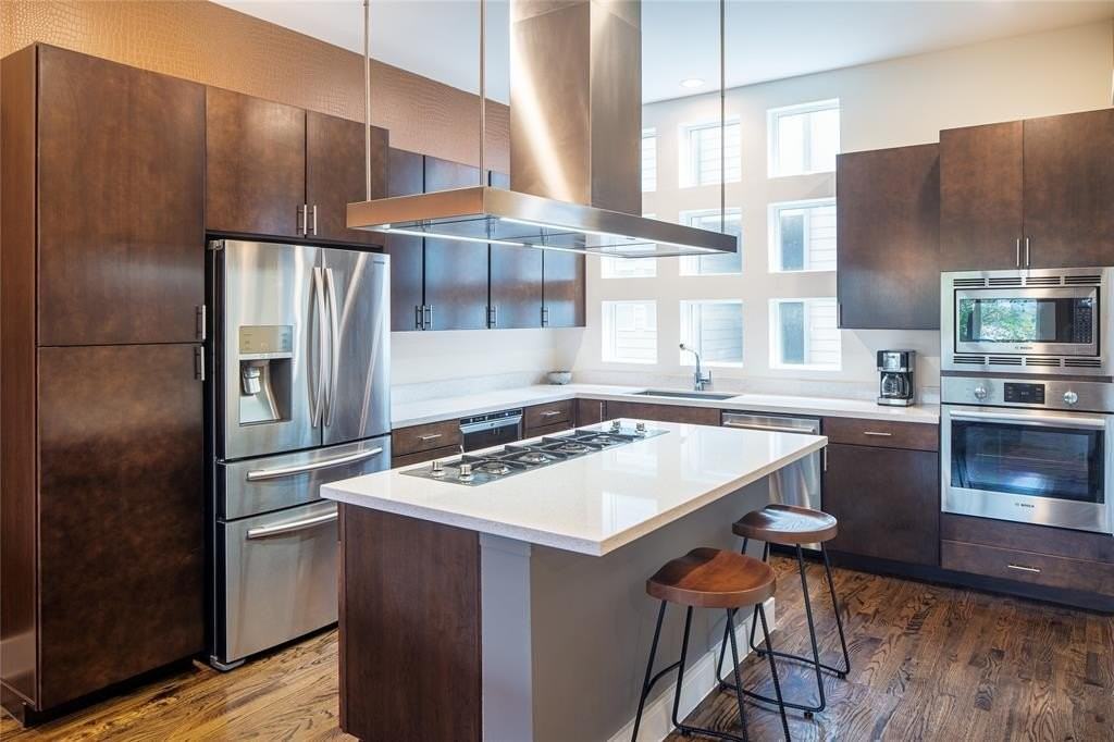 4610 Steel St - Photo 6 of 11