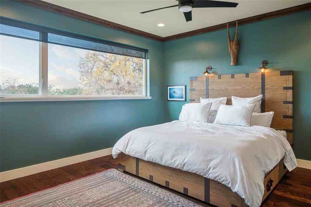 4610 Steel St - Photo 7 of 11