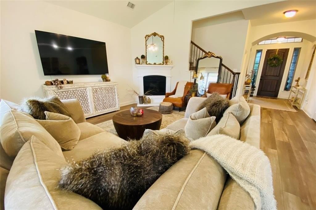 1532 Intessa Court - Photo 4 of 40