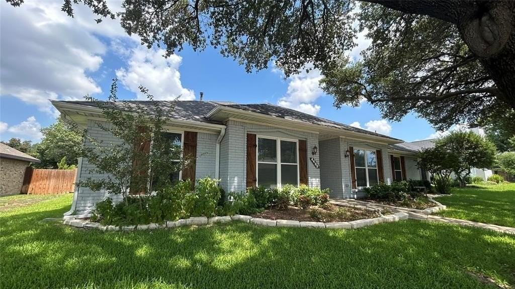 4405 Blystone Ln - Photo 2 of 24