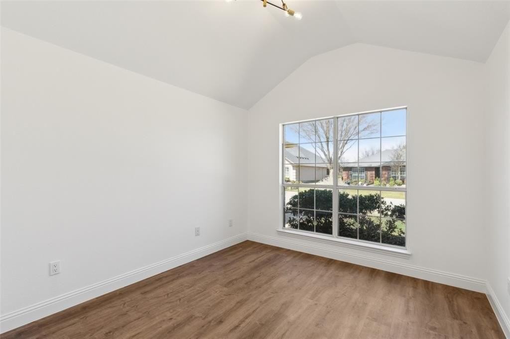 9913 Hanford Dr - Photo 6 of 28