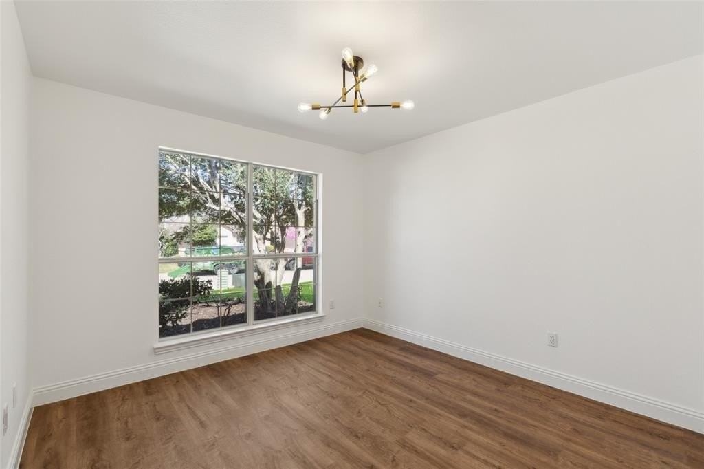 9913 Hanford Dr - Photo 7 of 28