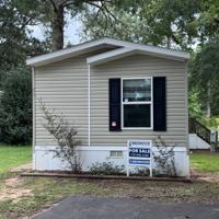 featured image of 211 Oxford Cir