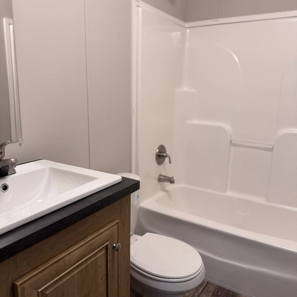 211 Oxford Cir - Photo 7 of 9