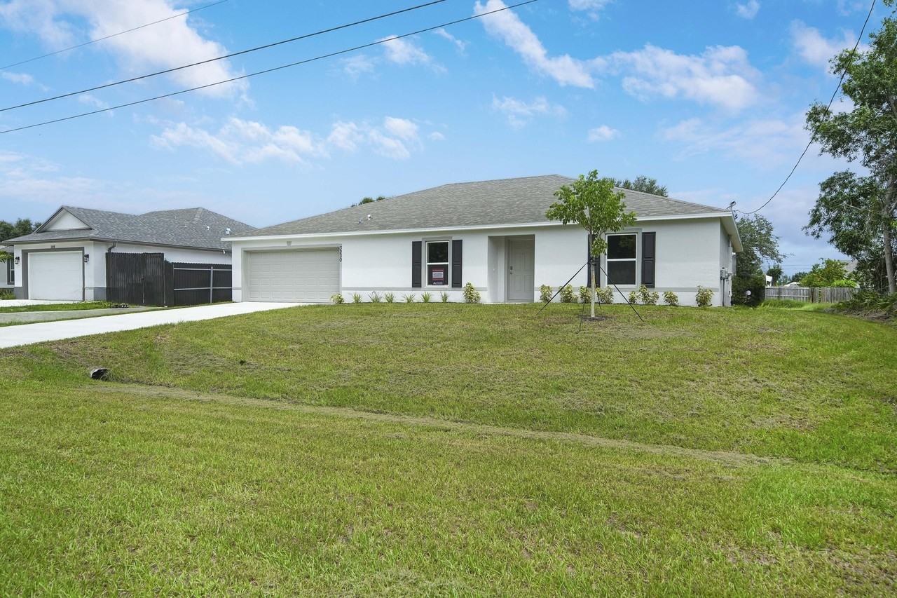 3230 Southeast W Snow Road - Photo 4 of 38