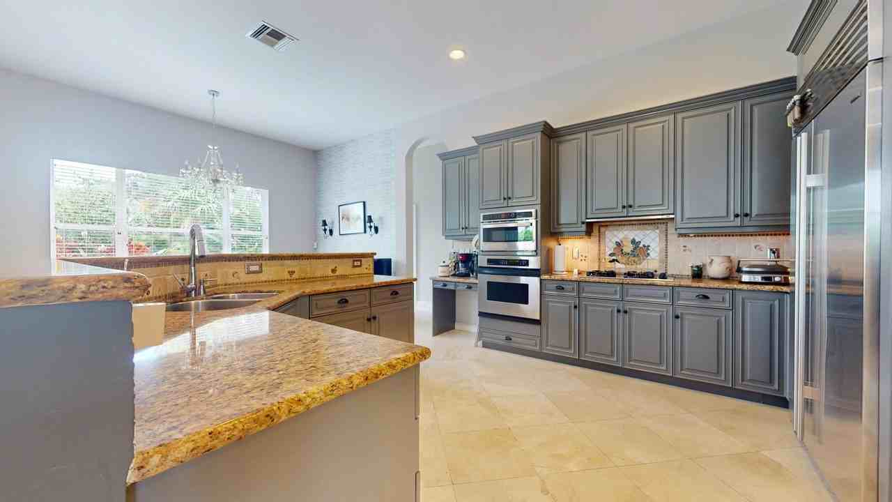 2355 Nw 49th Ln - Photo 6 of 45