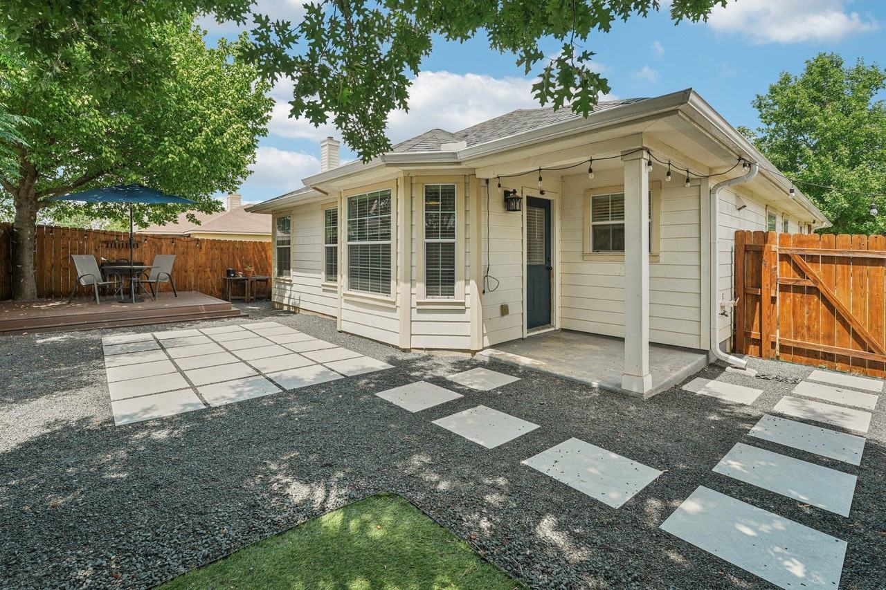 7825 Tee Dr - Photo 2 of 28