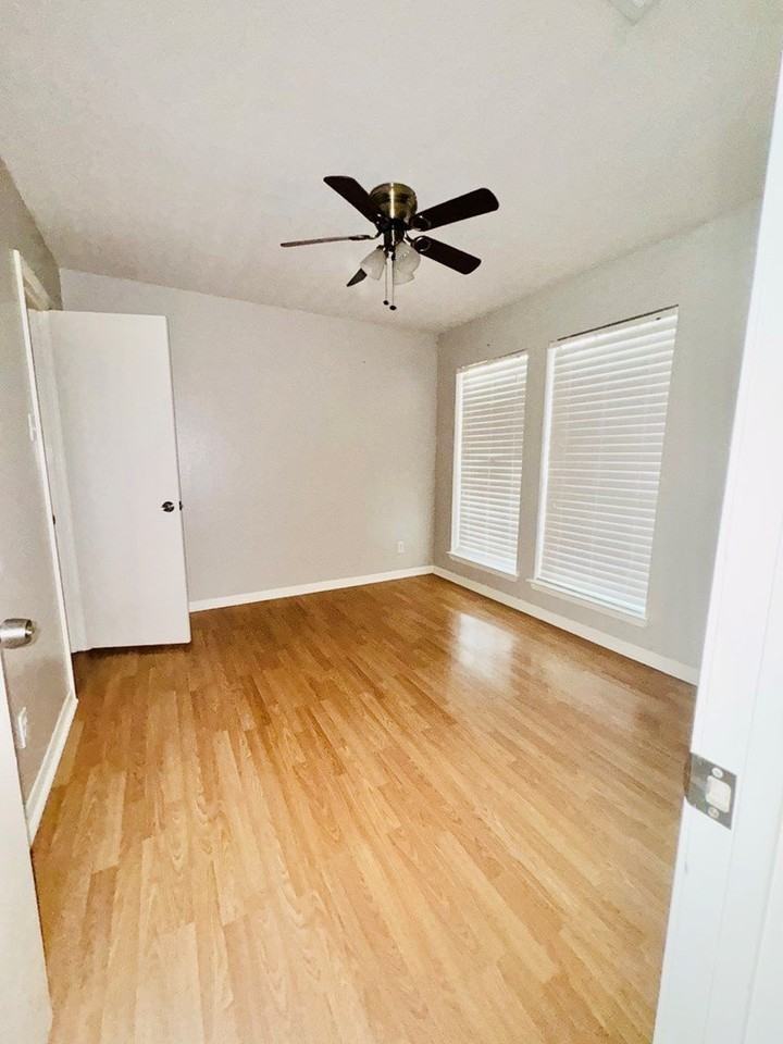 1701 Utah Ave - Photo 5 of 14