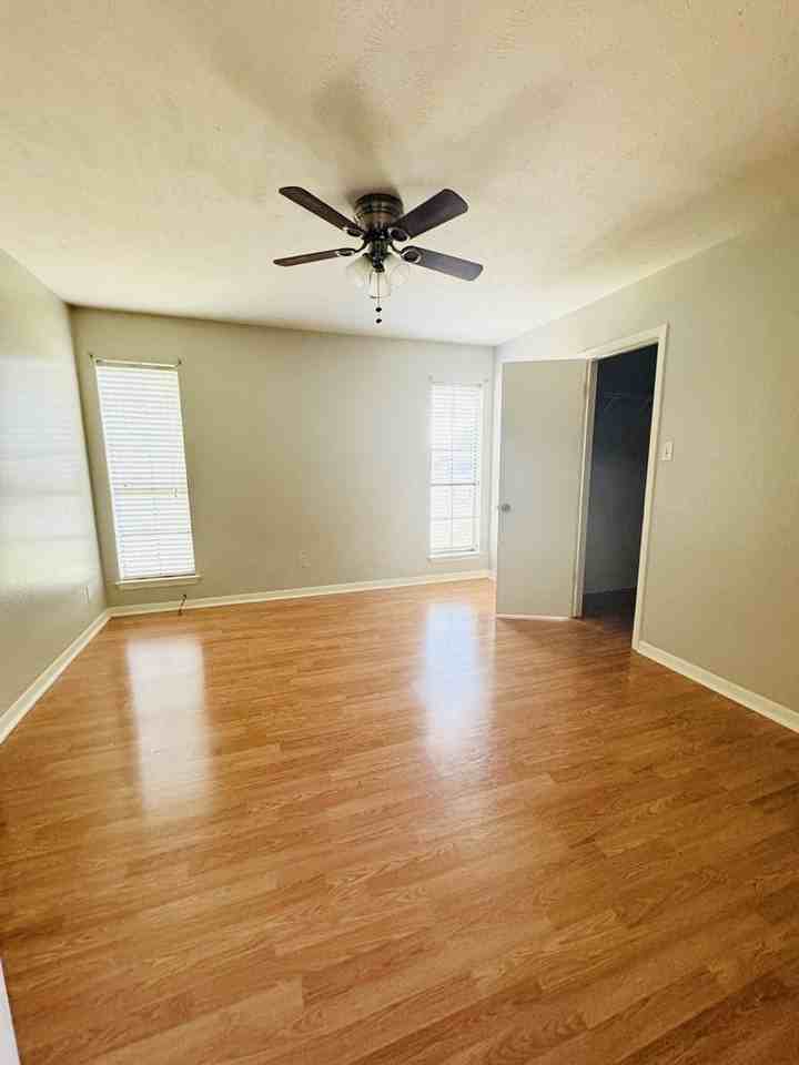 1701 Utah Ave - Photo 6 of 14