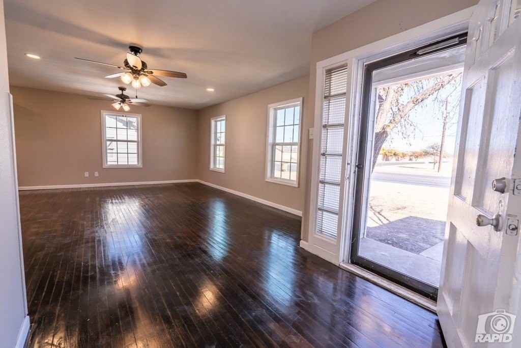 1219 S Bell St - Photo 4 of 23