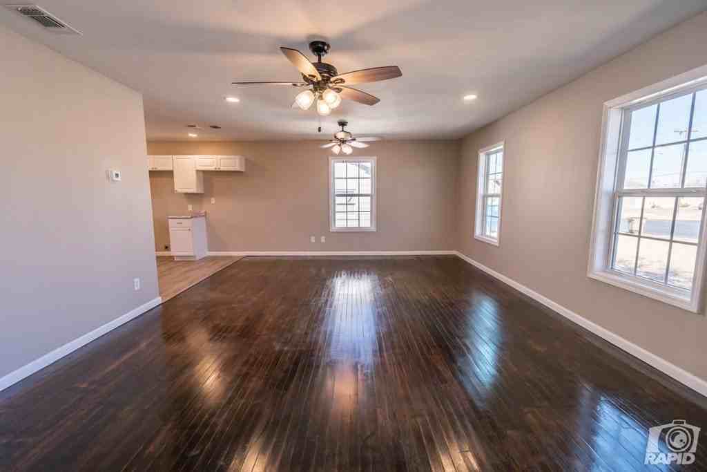 1219 S Bell St - Photo 5 of 23