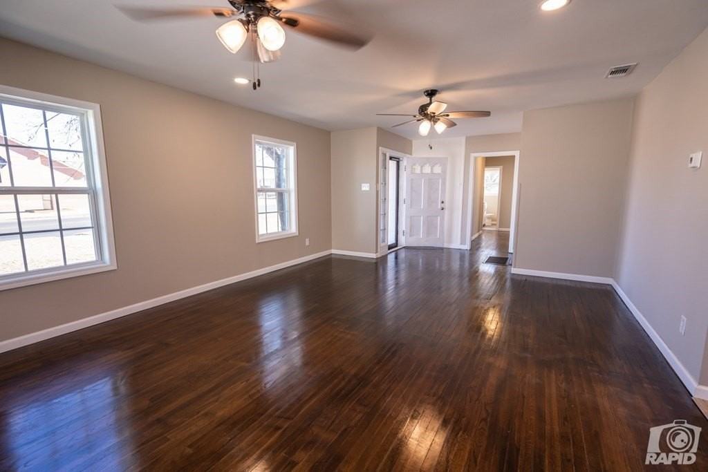 1219 S Bell St - Photo 7 of 23