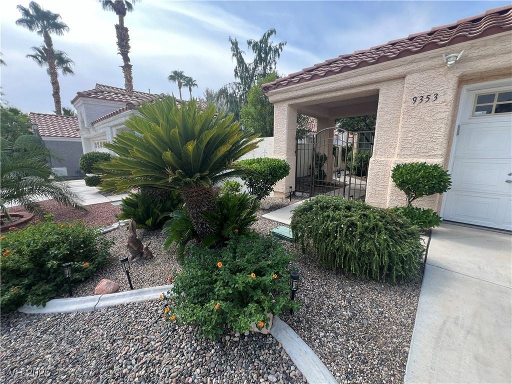 9353 Buckhaven Dr - Photo 3 of 20