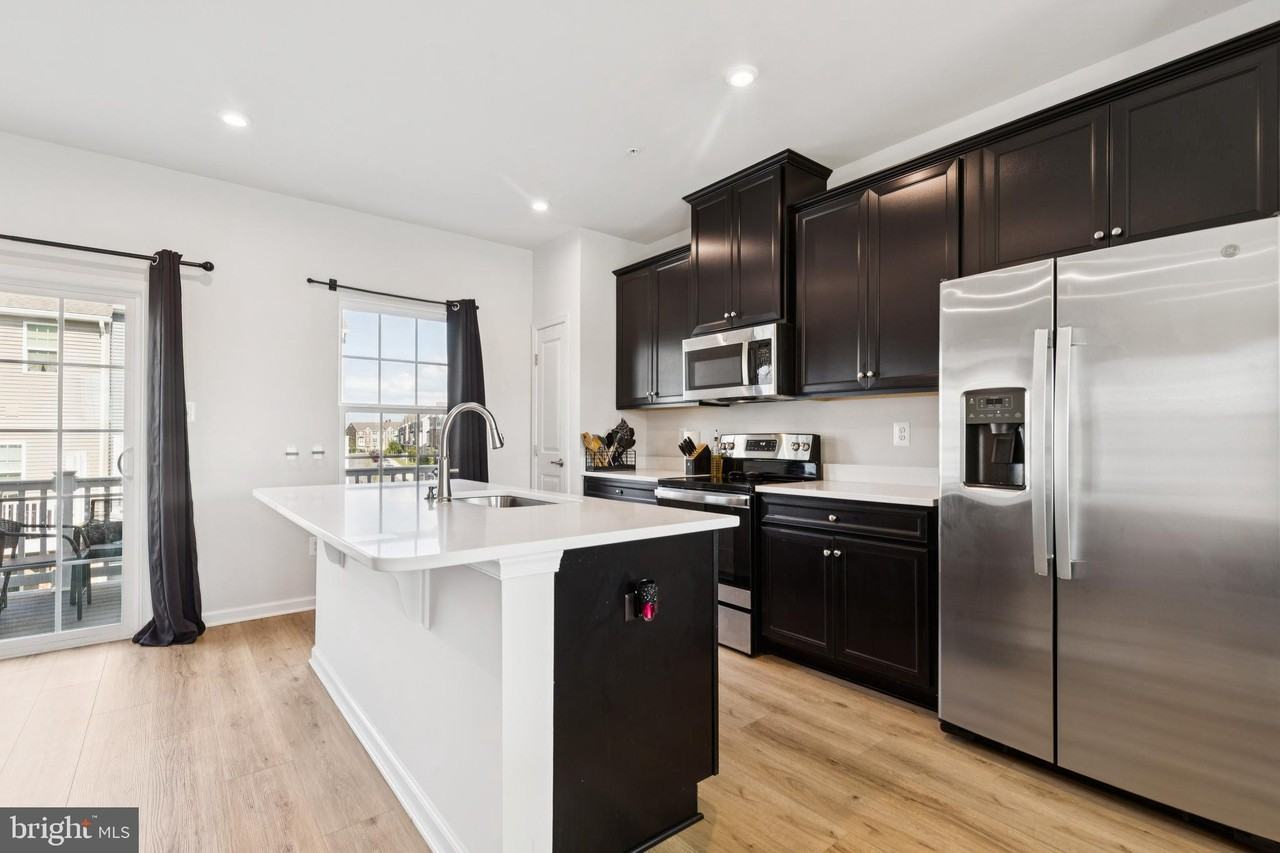 274 Doctor Andrews Way - Photo 2 of 15