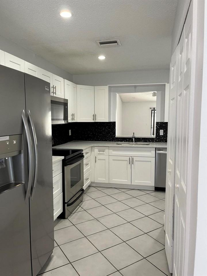 1296 White Pine Dr - Photo 3 of 39