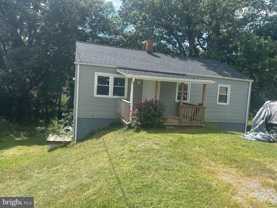 726 W 15th St - Photo 1 of 1
