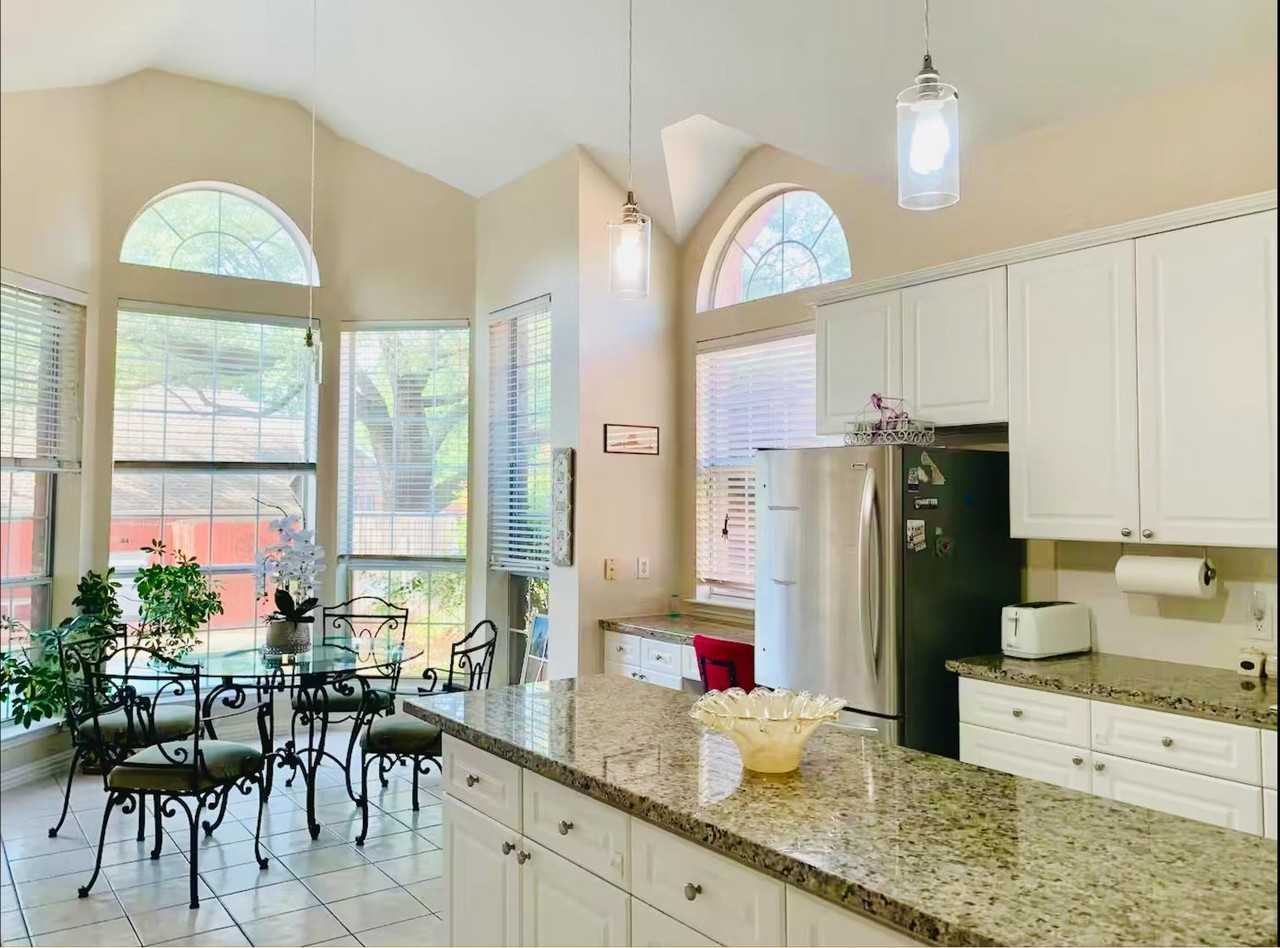 Bur Oak Dr - Photo 4 of 7