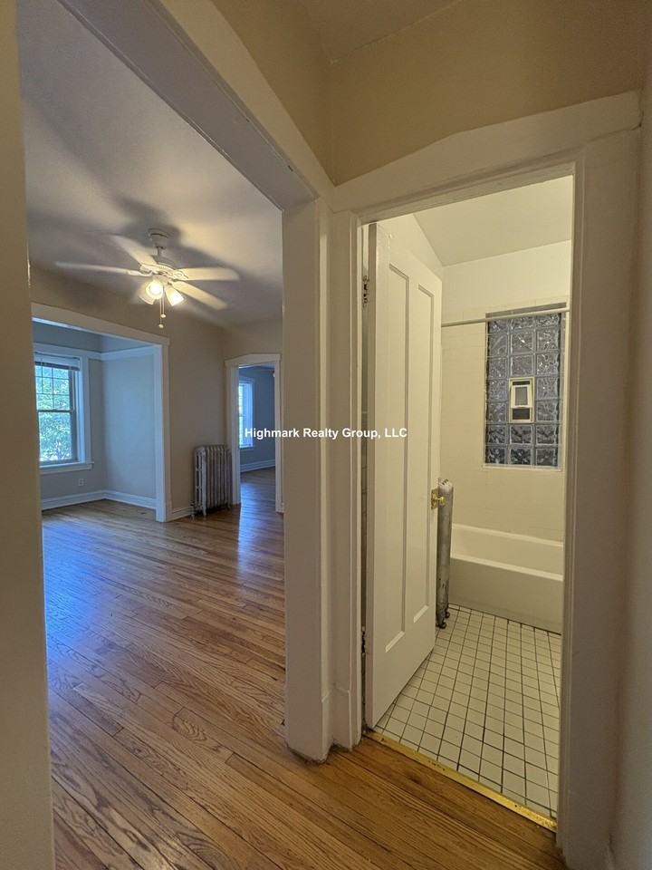 550 Elmwood Ave #A1 - Photo 6 of 13